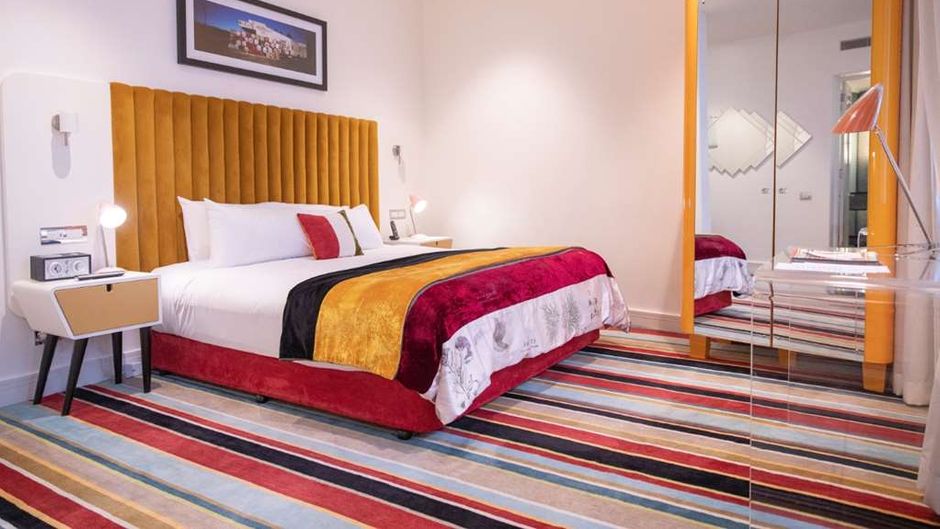 Hotel DeBrett Room