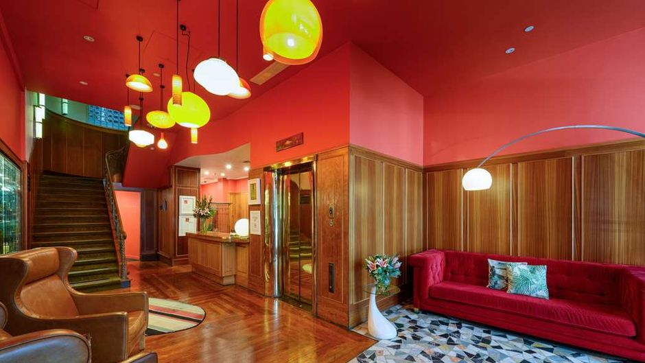 Hotel DeBrett Lobby