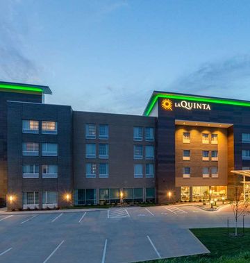 La Quinta Inn & Suites