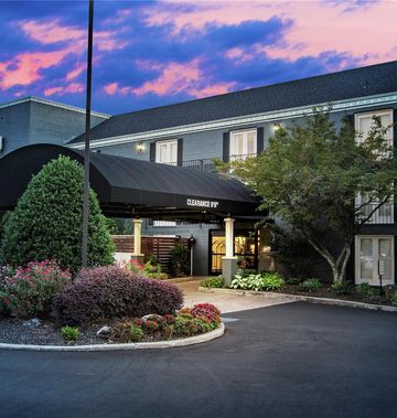 The Burgundy Hotel, Tapestry Collection