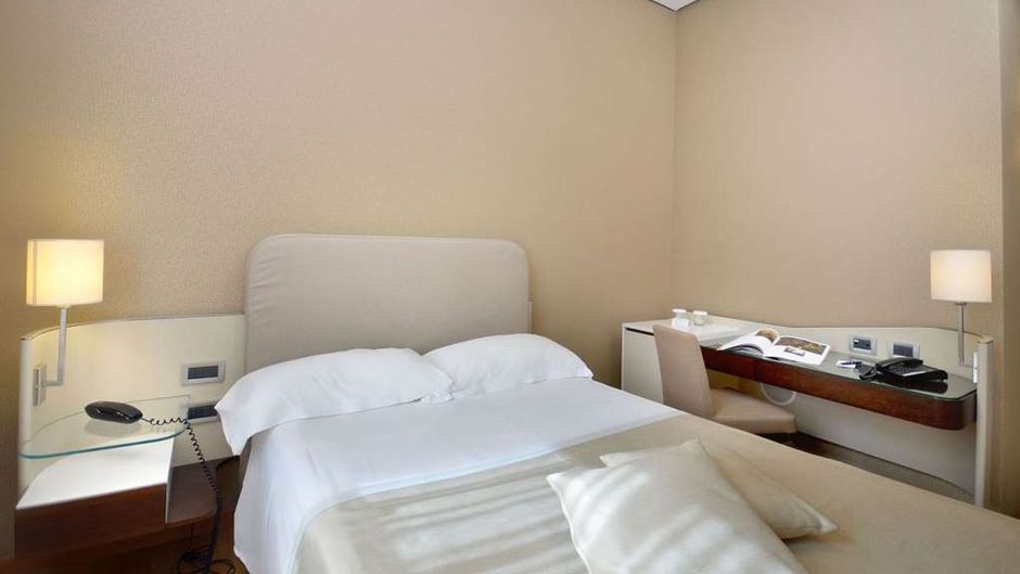 Palazzo Esedra Room