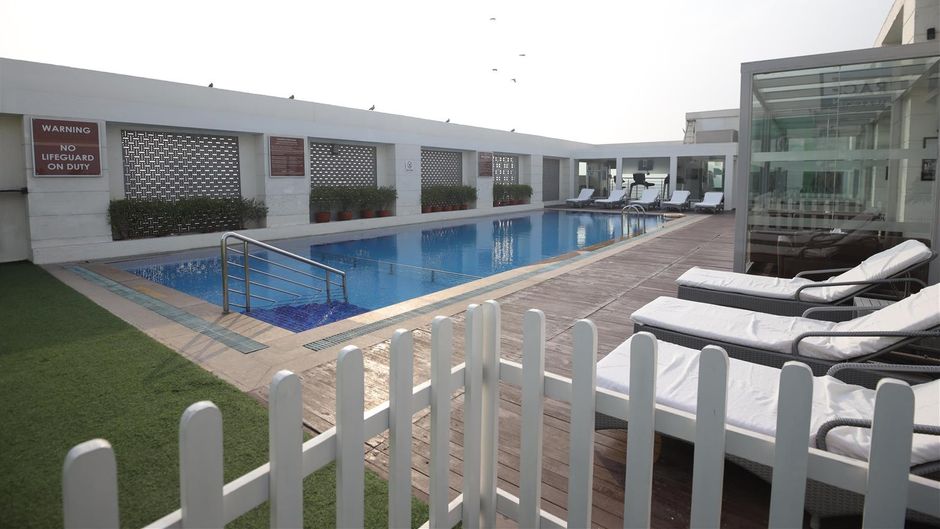 Radisson Hotel Agra Pool