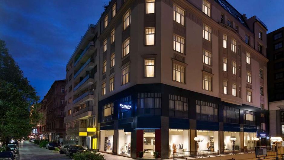 Ramada by Wyndham Budapest City Center Exterior