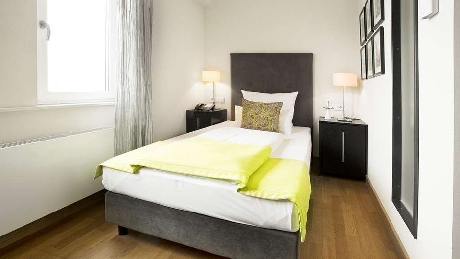 Hamburger Hof Hotel Room