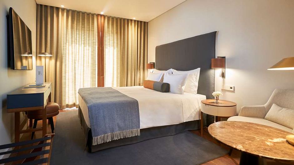 Portobay Flores Room