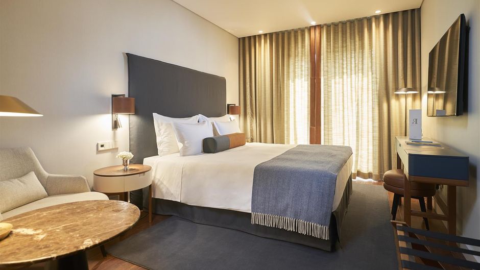 Portobay Flores Room
