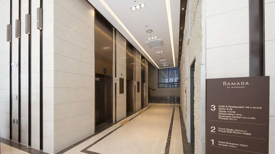 Ramada by Wyndham Daejeon Lobby