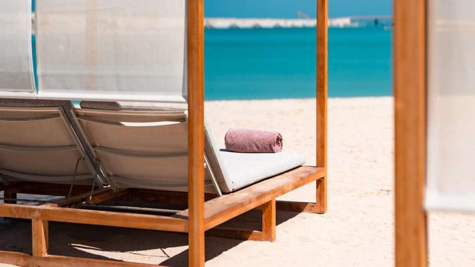 Hilton Doha The Pearl Beach