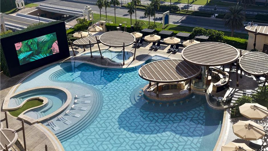 Hilton Doha The Pearl Pool