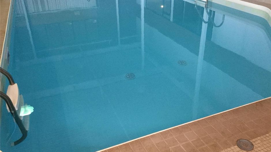 Super 8 by Wyndham Spruce Grove Pool