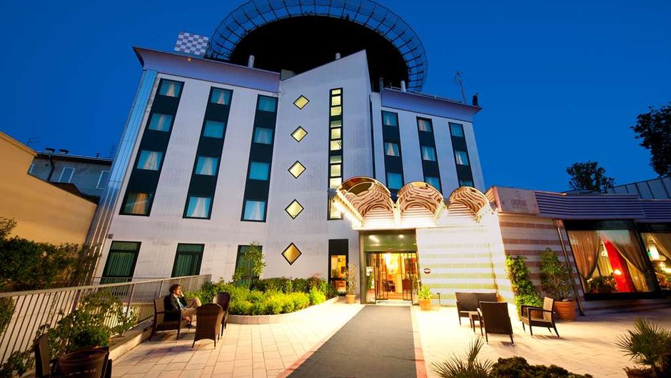 Castagna Palace Hotel Exterior