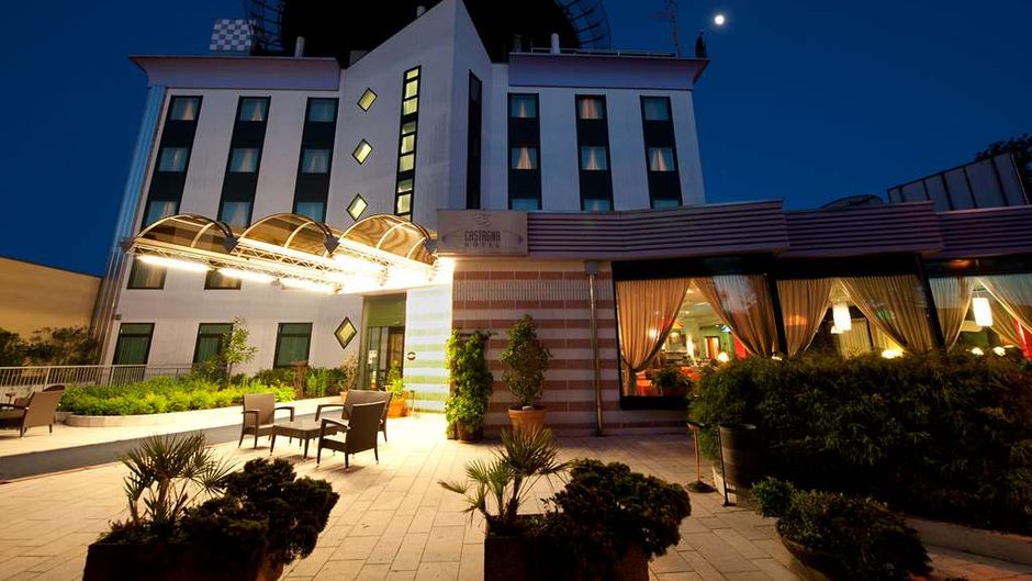 Castagna Palace Hotel Exterior