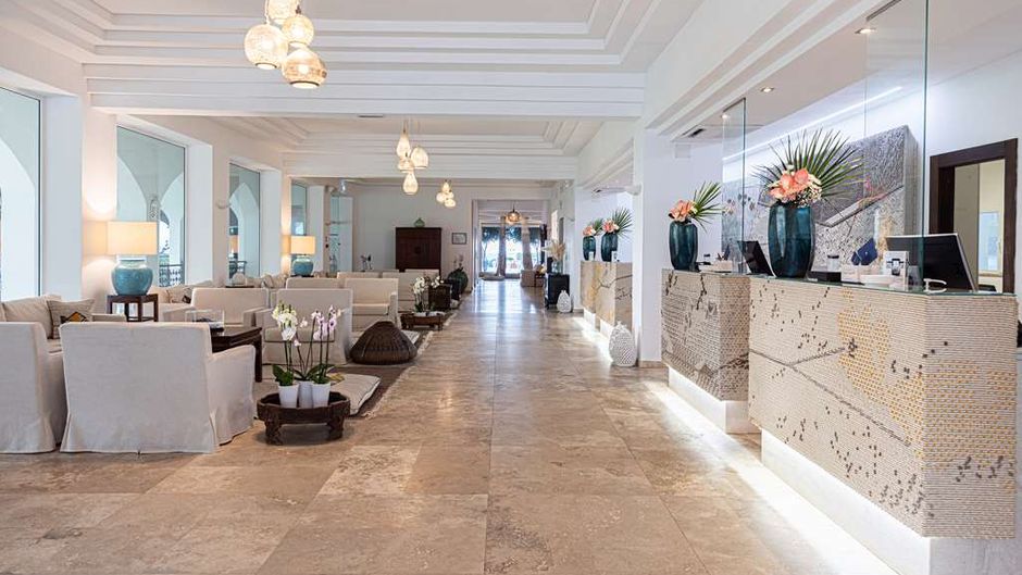 Hotel Capo Lobby