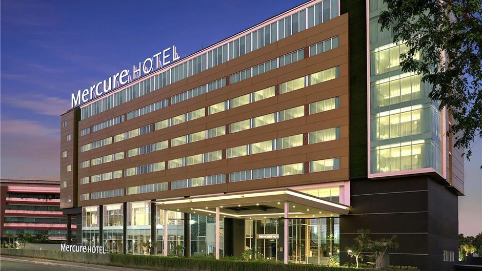 Mercure Makassar Pettarani Exterior