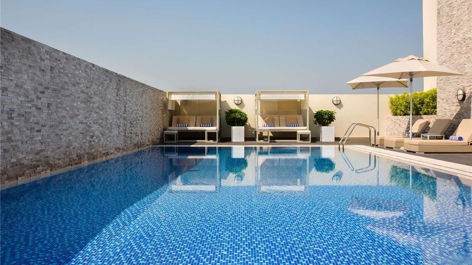 Novotel Bur Dubai Hotel Pool