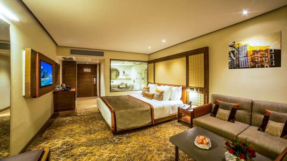 Sayaji Hotel Indore Restaurant
