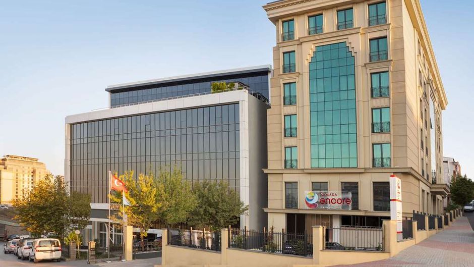 Ramada Encore by Wyndham Basin Express Exterior