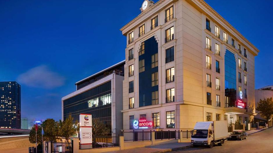 Ramada Encore by Wyndham Basin Express Exterior