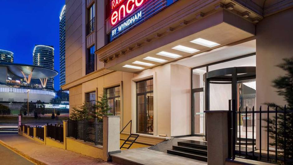 Ramada Encore by Wyndham Basin Express Exterior