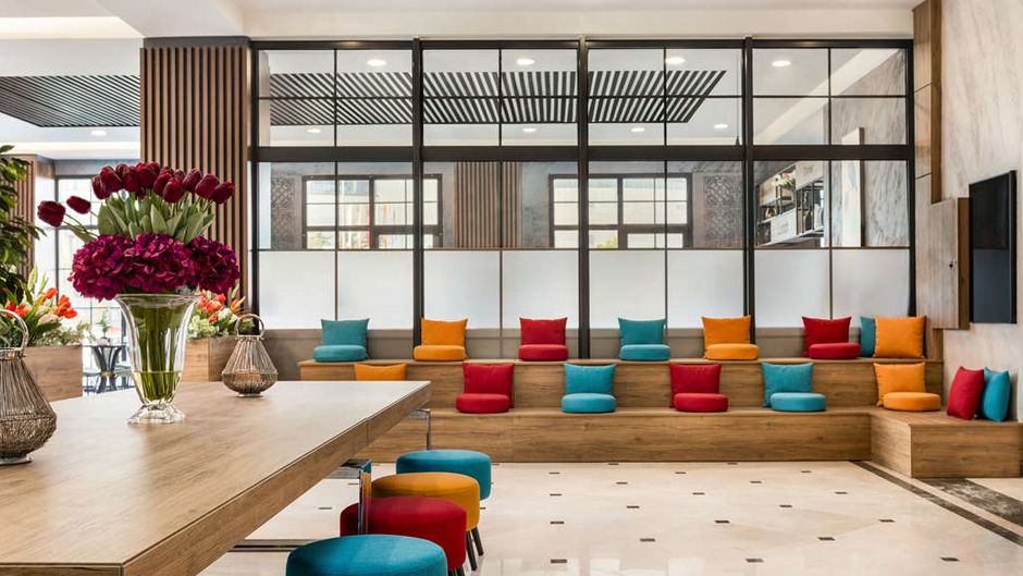 Ramada Encore by Wyndham Basin Express Lobby