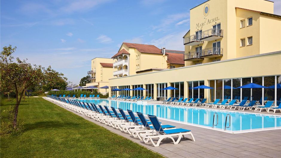 Dorint Marc Aurel Resort Bad Goegging Pool