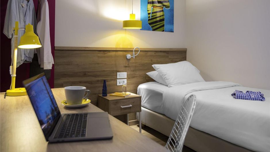 Ibis Styles Athens Routes Room