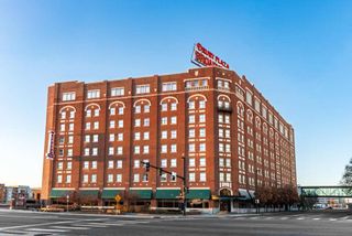 Drury Plaza Hotel Broadview Wichita