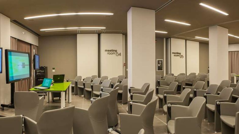 8piuhotel Meeting