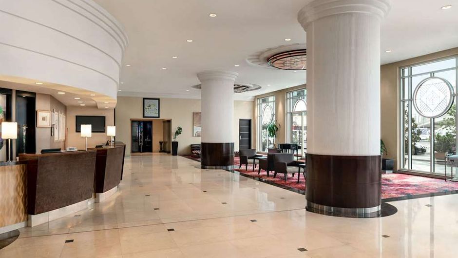 Ramada Plaza by Wyndham Dubai Lobby