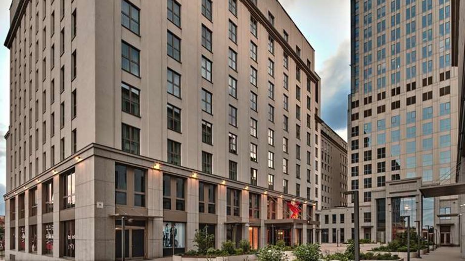 Radisson RED Hotel & Radisson RED Apartm Exterior