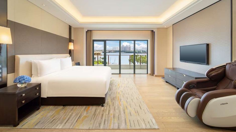 Radisson Blu Hotel Wuhan ETD Zone Suite