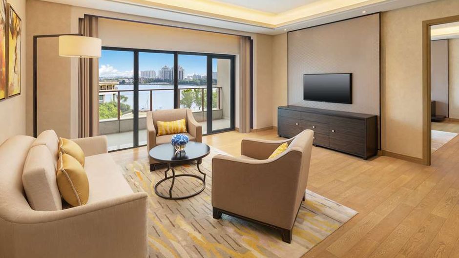 Radisson Blu Hotel Wuhan ETD Zone Suite