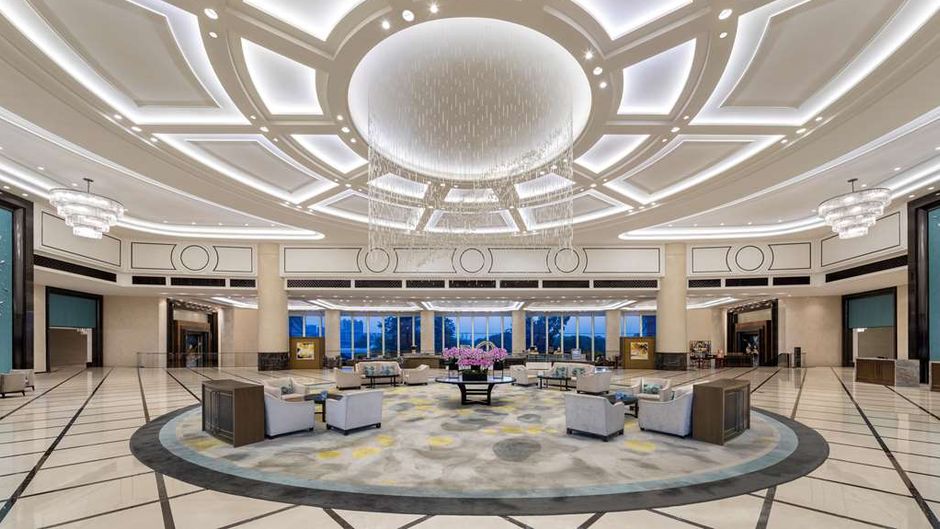 Radisson Blu Hotel Wuhan ETD Zone Lobby