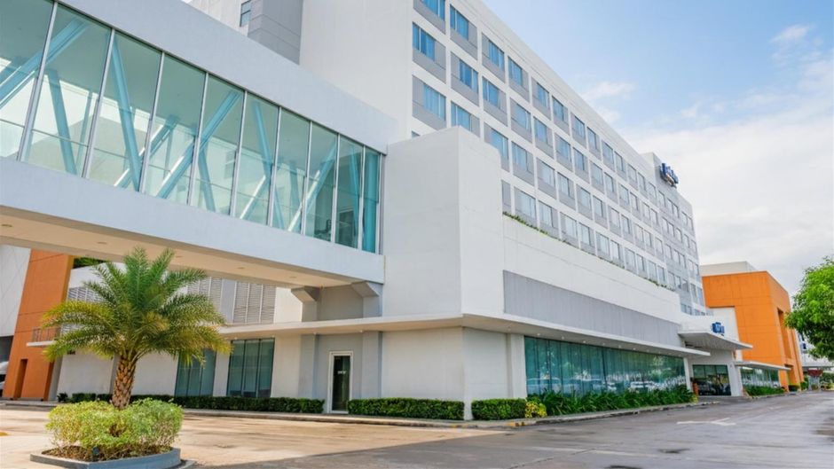 Park Inn by Radisson Bacolod Exterior