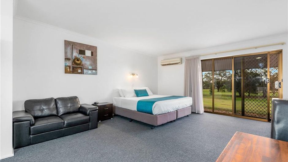 Comfort Inn & Suites Riverland Room