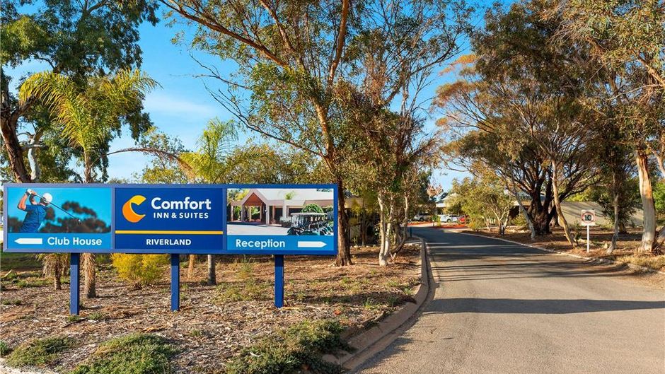 Comfort Inn & Suites Riverland Exterior
