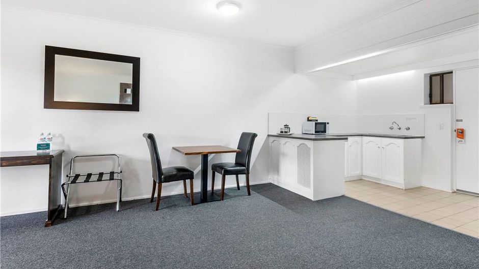 Comfort Inn & Suites Riverland Room