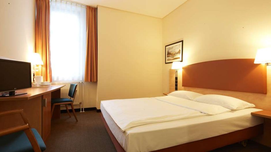 IntercityHotel Berlin Ostbahnhof Room