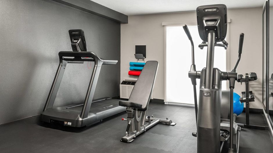 Country Inn & Suites Winnipeg Health