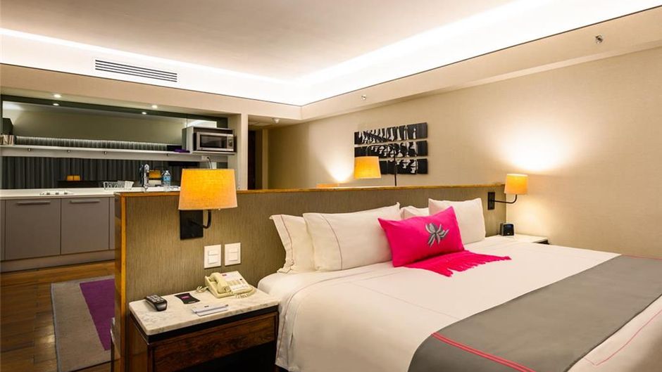 Las Suites Campos Eliseos Room