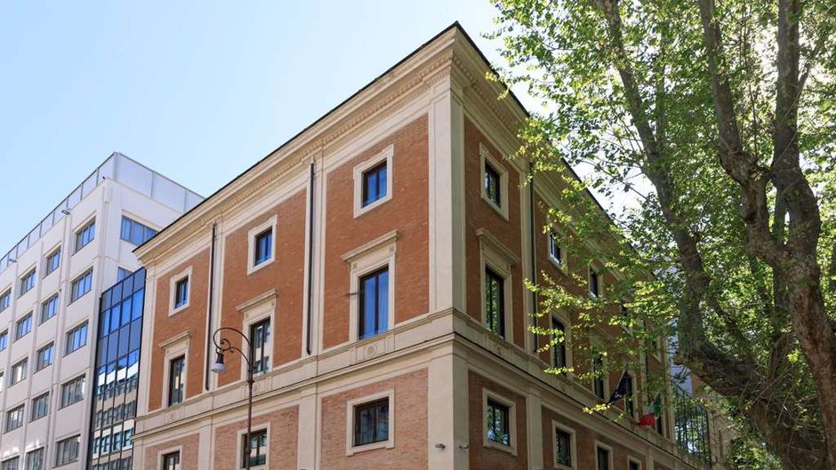 DoubleTree by Hilton Rome Monti Exterior