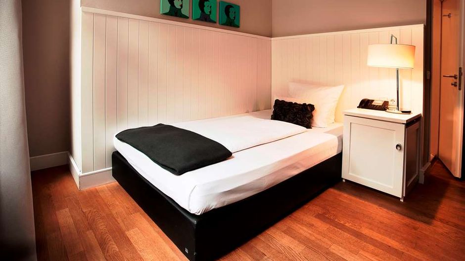 Victoria Hotel Room