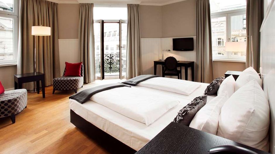 Victoria Hotel Room