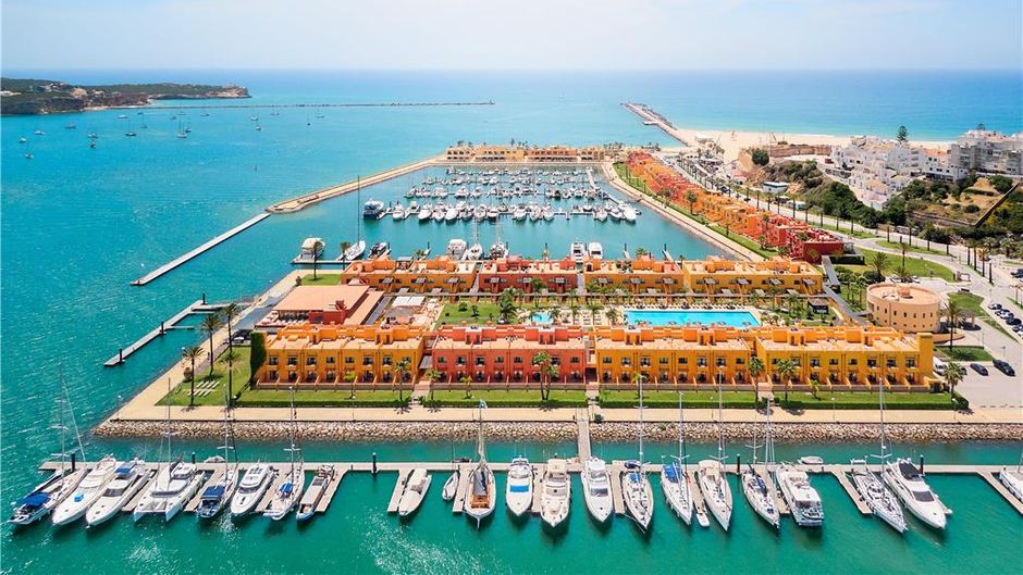 NH Marina Portimao Resort Exterior