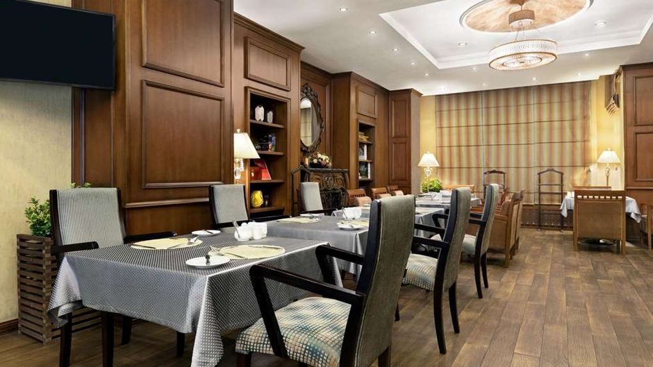 Ramada by Wyndham Bishkek Centre Restaurant