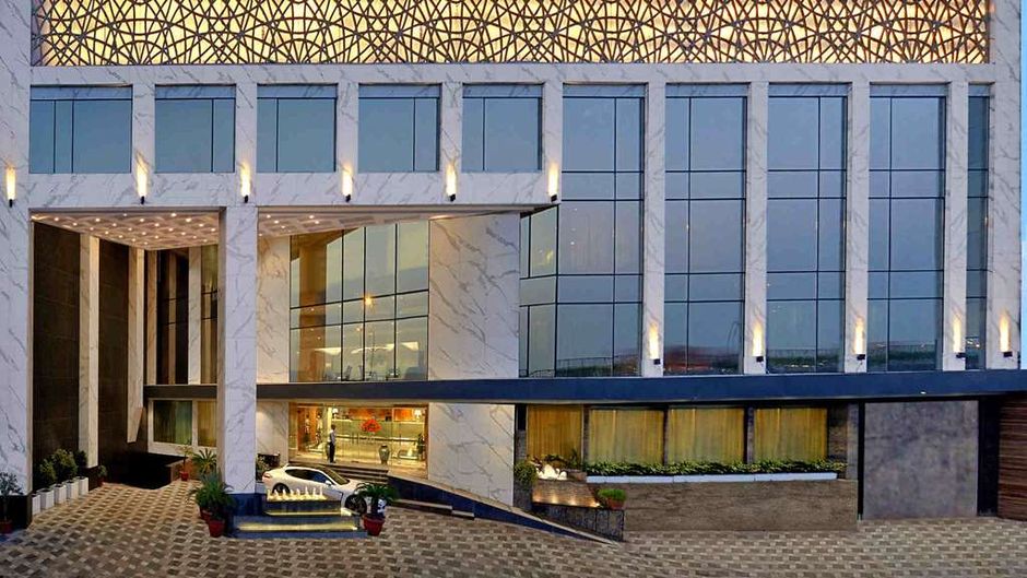Taurus Hotel & Conventions Exterior