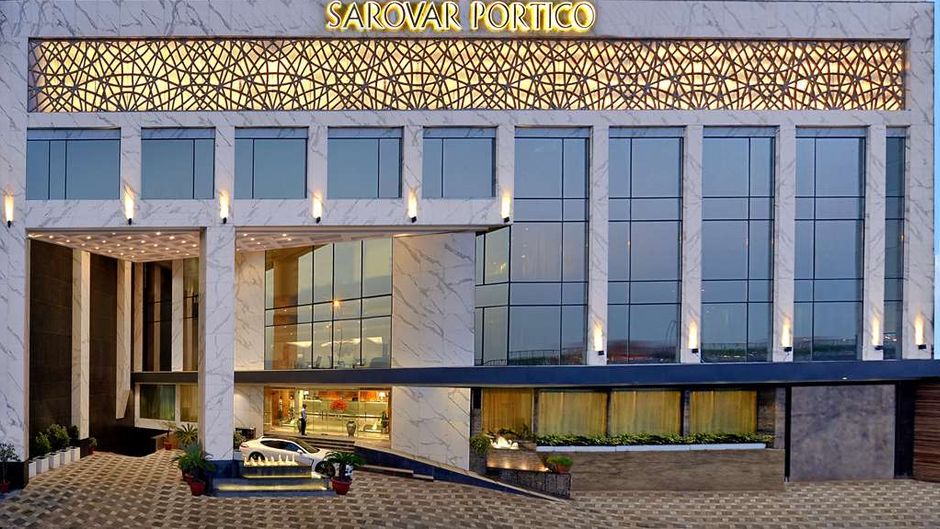 Taurus Hotel & Conventions Exterior