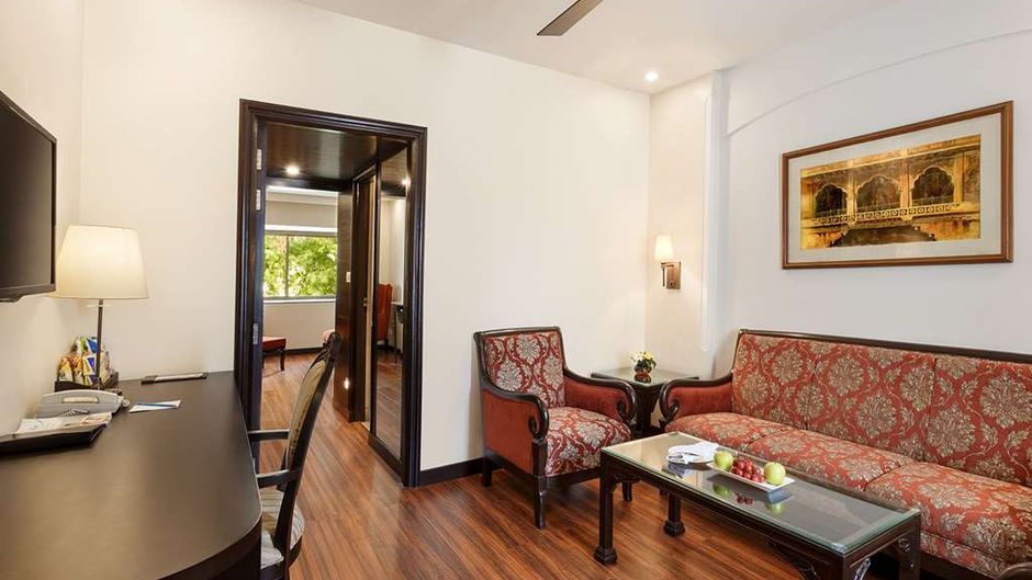 La Place Sarovar Portico Lucknow Suite