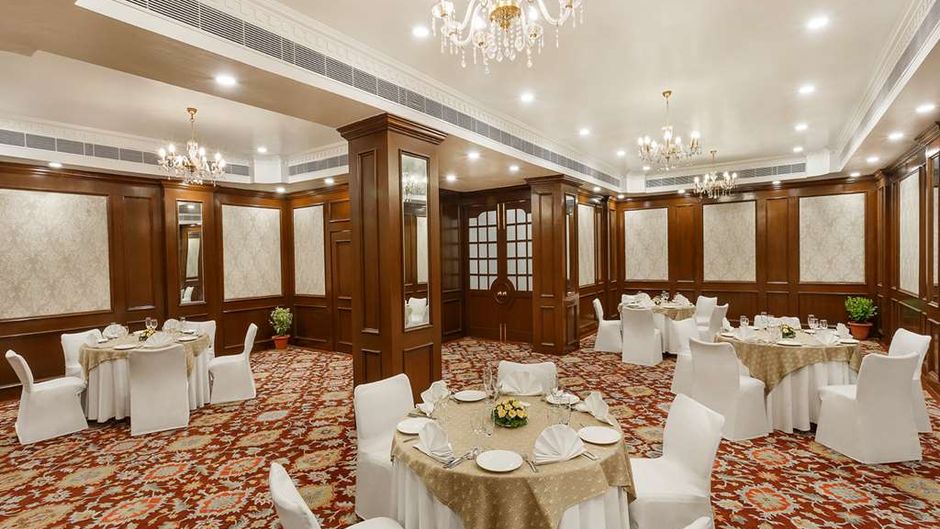 La Place Sarovar Portico Lucknow Restaurant