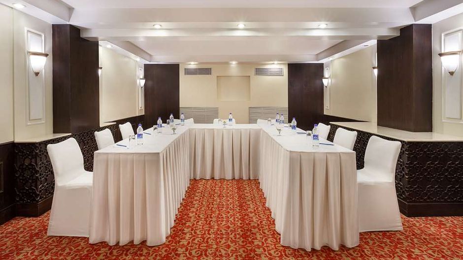 La Place Sarovar Portico Lucknow Restaurant